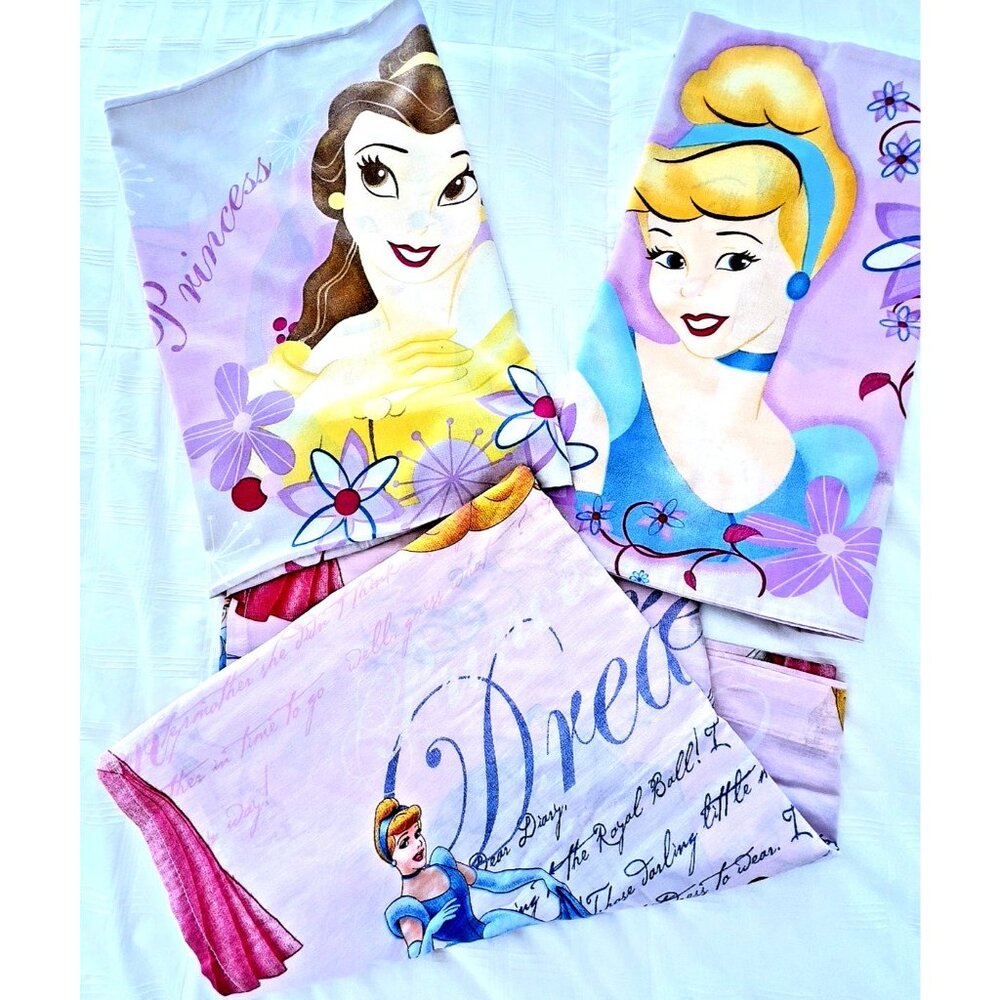 3 Pc DISNEY PRINCESS Sheet Set TWIN Flat & PAIR of 2-Sided Standard Pillowcases - Picture 3 of 16